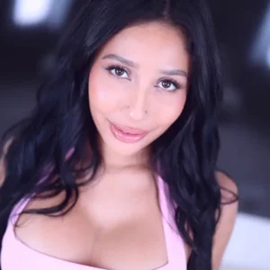 Ally Berry Makes Debut at Amateur Allure
