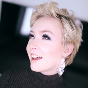 25 yo accountant from Phoenix