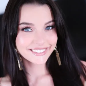 Amateur Allure Welcomes Kloe Love