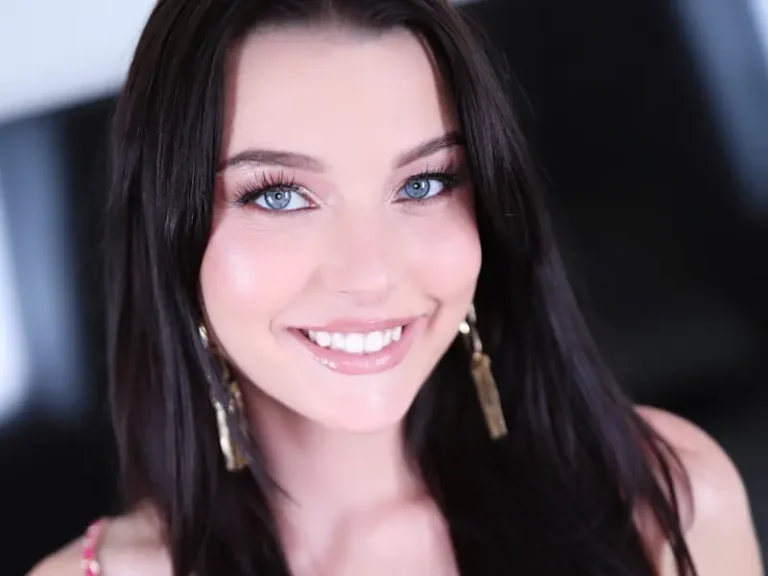 Amateur Allure Welcomes Kloe Love