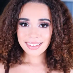 Amateur Allure Welcomes Willow Ryder