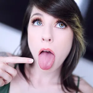 She wants his dick right there