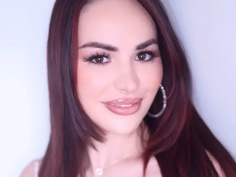 Aviana Violet’s Amateur Allure Debut