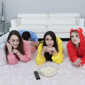 And eats out her pussy