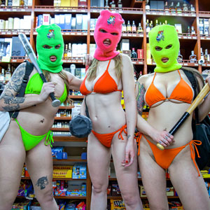 Rory Knox , Octavia Red , Jasmine Wilde in bikini