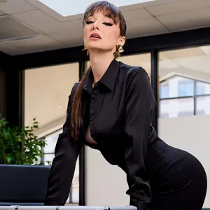 Milf boss Lexi Luna