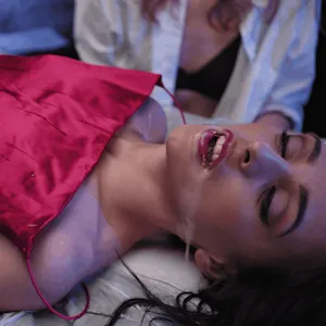 Sonya Blaze cumming all over Haneen