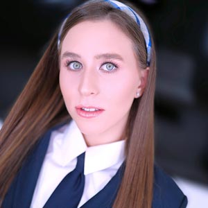 Mesmerizing eyes on Kourtney Rae