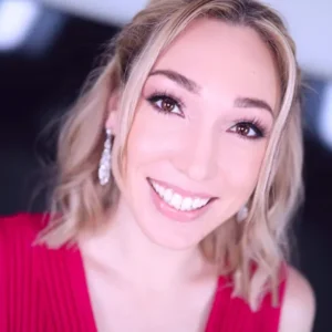 Lily LaBeau (aka Arryn) Returns to Amateur Allure