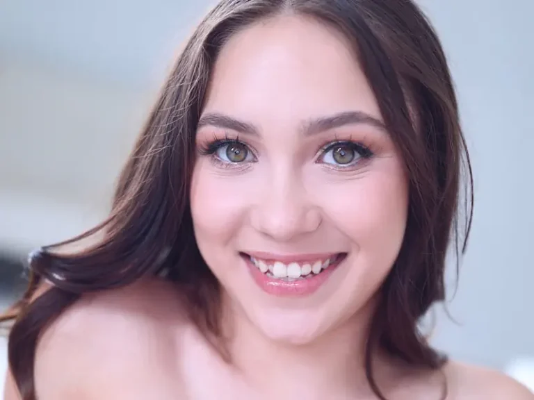Mia River Is Back at Amateur Allure