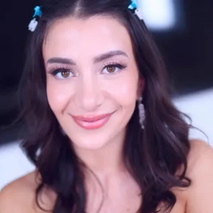 Natalie Brooks Makes Debut at Amateur Allure