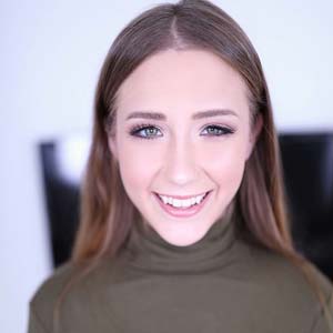 Audrey Hempburn smiling