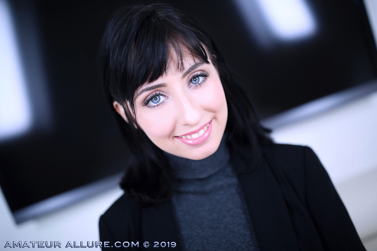 Perky Daphne Dares First Time at Amateur Allure