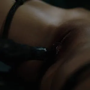 Ellie Luna tentacle fucked