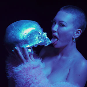 Getting naughty skeleton head