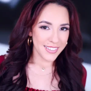 Selena Ivy Returns to Amateur Allure