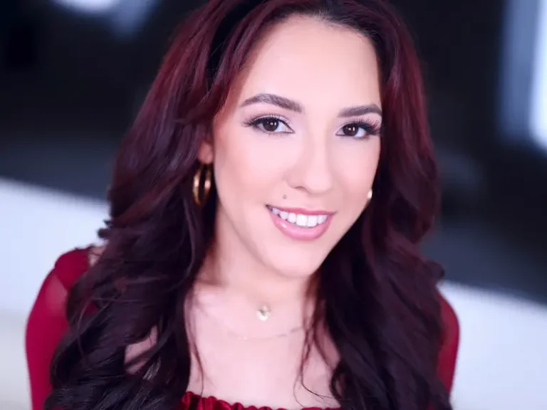 Selena Ivy Returns to Amateur Allure