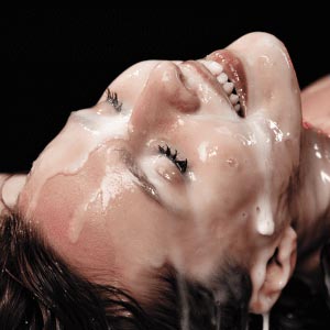 Stacy covered in Alien facial at Hentaied