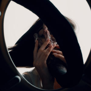 Stefany Kyler grabbed by a facehugger