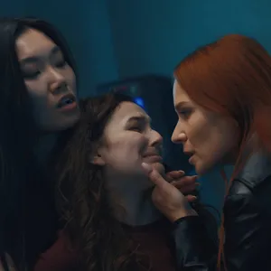 Leana tries to convince her